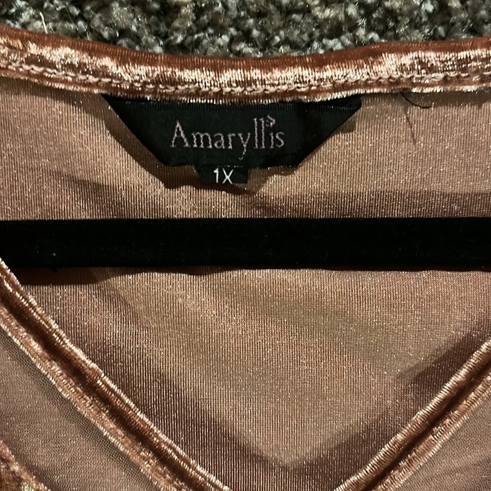 Velvet top - Picture 2 of 2